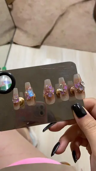 ミディアム ネイル T&B ネイル渋谷店のネイルデザイン