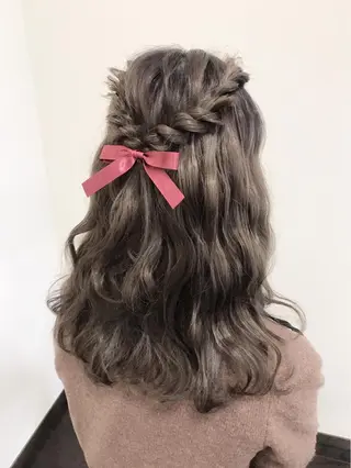 セミロング ヘアアレンジ 沢田 瞳のヘアスタイル