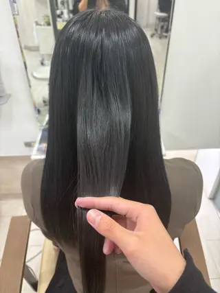 ロング カラー 栗田 優月のヘアスタイル