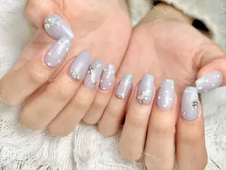 ネイル 🦋 Queenieのネイルデザイン