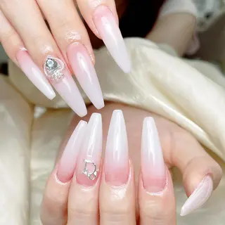 ネイル ❤️‍🔥長さだし専 門店queensのネイルデザイン