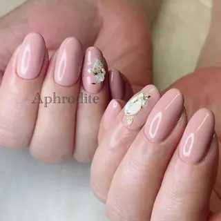 ネイル Aphrodite パラジェル認定サロンのネイルデザイン