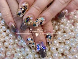 ロング R NAILSALONのネイルデザイン