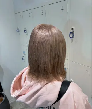 カラー NATSUMI 🐻❄️🤍のヘアスタイル