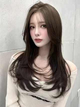 ロング カラー 鍋島 美華のヘアスタイル