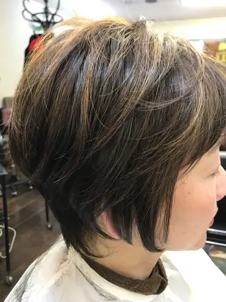 ショート カラー 桧山 真のヘアスタイル