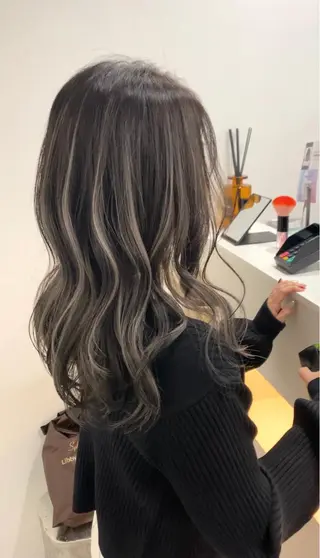 ロング カラー youres hair 新宿三丁目所属・髪質改善カラー、美髪 トリートメント専門のヘアスタイル