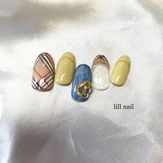 ミディアム pllia beautyのネイルデザイン