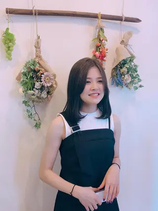 ミディアム カラー 西 めぐみのヘアスタイル