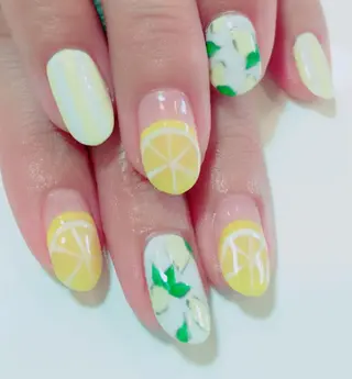 ネイル ネイル＆フラワーサロン〜Ri✦hiro〜鳥栖店所属・HIRATA RIEのネイルデザイン