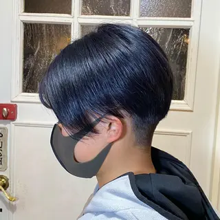 ショート カラー BRITS 渡辺 菜々子のヘアスタイル