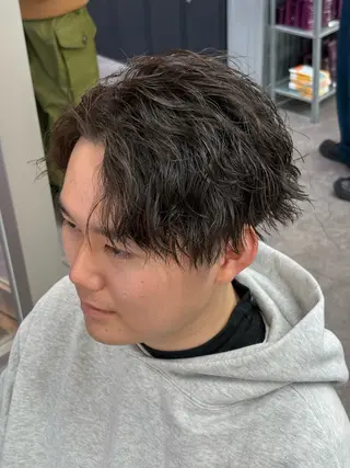 ミディアム カラー パーマ メンズ メンズパーマ特化 🔥韓国ヘア職人🔥のヘアスタイル