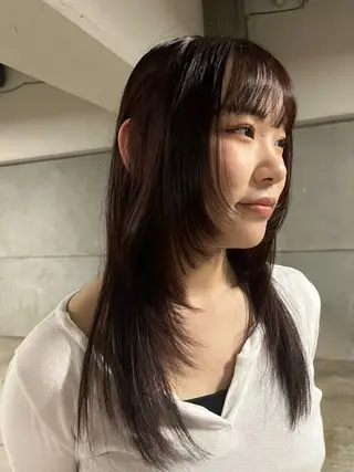 セミロング カラー riko／ SYS by fitのヘアスタイル