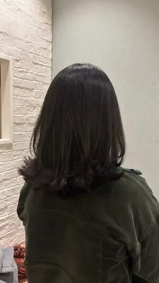 ミディアム RUDDER 小泉のヘアスタイル