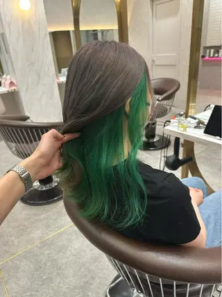 セミロング カラー ヘアアレンジ yuuto🌈 冬の透け感カラーのヘアスタイル