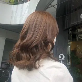 ミディアム カラー 山崎 絵莉香のヘアスタイル