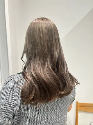 ロング カラー ヘアアレンジ yuka .のヘアスタイル