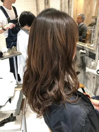 ロング カラー 【デザイナー】田中 美生のヘアスタイル