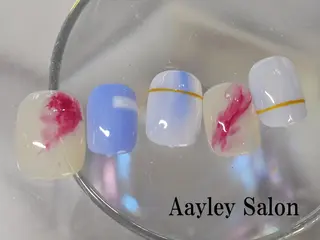 ミディアム ネイル カラー Aayley(アイリー)Salon所属・Aayley アイリ―サロンのネイルデザイン