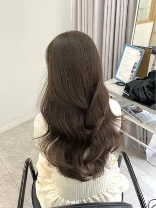 ロング カラー 柔らかオリーブ🌿‬ Himari🌻のヘアスタイル