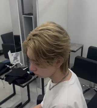 ミディアム メンズ ニュアンス/フェザー /ウルフ/伶馬のヘアスタイル