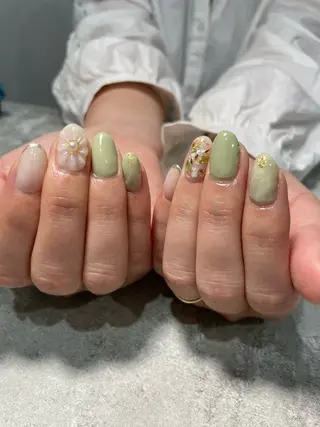 ネイル Raviliss ♡のネイルデザイン