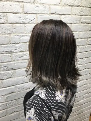 ミディアム カラー UMEDA FIGAROのヘアスタイル
