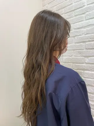 ロング カラー HIKARI🐈‍⬛ レイヤー×デザインのヘアスタイル