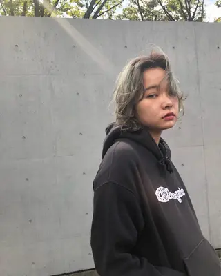 ショート カラー THE DAY所属・AKI HASHIMOTOのヘアスタイル