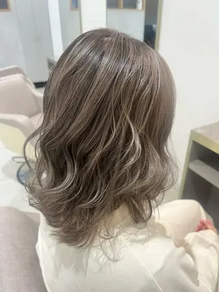 カラー 井澤 和花のヘアスタイル