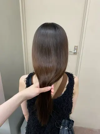 ロング 伊藤朱音/栄/ レイヤーカットのヘアスタイル