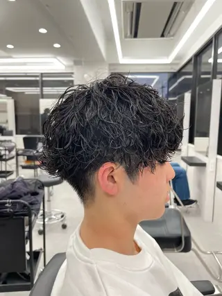 ショート 波巻きスパイラル 近藤剛　浦和のヘアスタイル