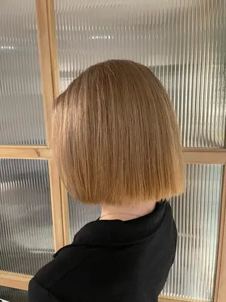 カラー ミルクティーベージュ ブリーチ🖤サヤカのヘアスタイル