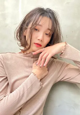 ミディアム MUSASHI ブリーチカラー◎のヘアスタイル