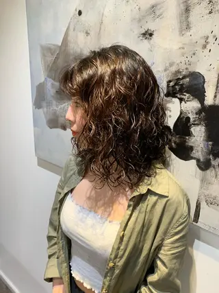 ミディアム パーマ GO TODAY  SHAIR SALON 梅田NU茶屋町店所属・田中成美/レイヤー カット/透明感カラーのヘアスタイル