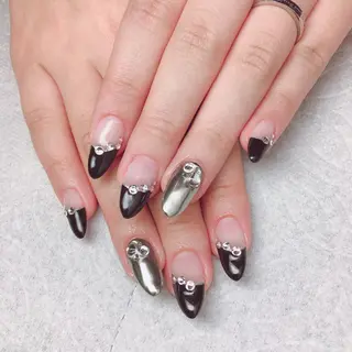 ネイル THECOLORS所属・近貞 莉奈のネイルデザイン