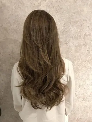 ミディアム due hair 京都駅前店 MILBON オージュア認定サロン【デューヘアー】所属・ハイトーンブリーチ 土坂 由志【京都】のヘアスタイル