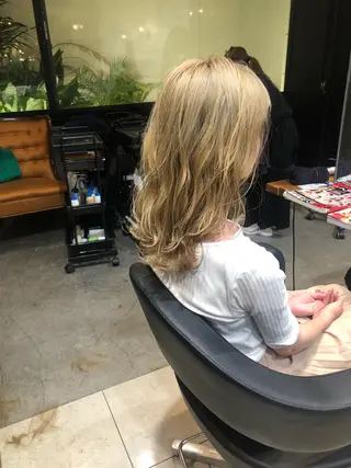 ミディアム マンツーマン／韓国 ヘア‎Amiのヘアスタイル