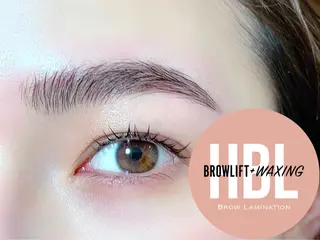 アイブロウ BOND STORY nail & eyelash所属・BONDSTORY ユウリの眉毛・アイブロウイメージ