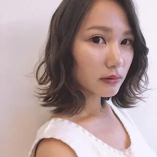 ミディアム カラー chezlion et nature所属・中野 ゆかのヘアスタイル