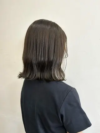 ミディアム カラー Freez オオヤブ カホのヘアスタイル