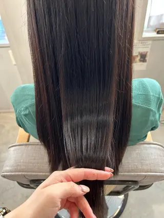 ロング 金気 真央のヘアスタイル