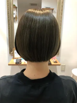 ショート 山本 佳奈のヘアスタイル