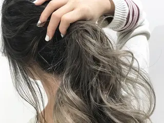 ロング カラー ヘアアレンジ 【公式】amble luxe池袋東口🩷のヘアスタイル