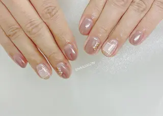 ミディアム R NAILSALONのネイルデザイン