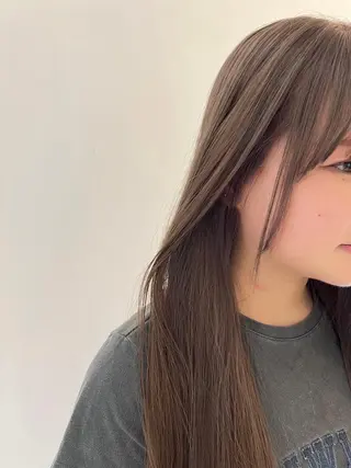 ミディアム カラー 山崎 れいなのヘアスタイル