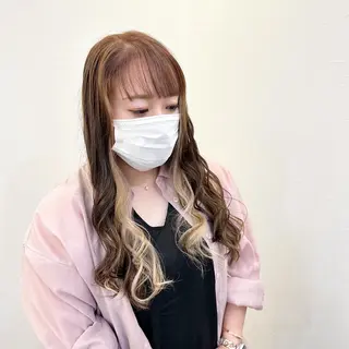 カラー Ruang所属・ツノガイ エリのヘアスタイル