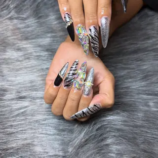 ネイル 𝑗𝑢𝑛𝑛𝑎 𝑛𝑎𝑖𝑙のネイルデザイン