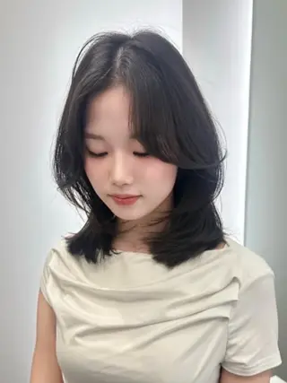 ミディアム 🌿レイヤー/ブリー チ/🌿JINのヘアスタイル