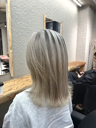 ミディアム karin💋海外 バタフライカットのヘアスタイル